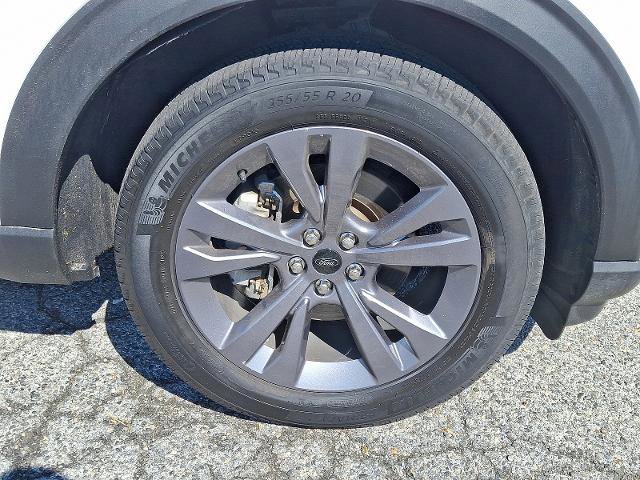 Certified 2022 Ford Explorer XLT w/ Equipment Group 202A image 8