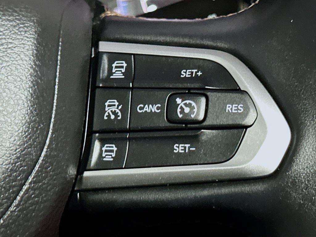 Used 2022 Jeep Compass Limited w/ Sun and Sound Group AWD/4WD image 32