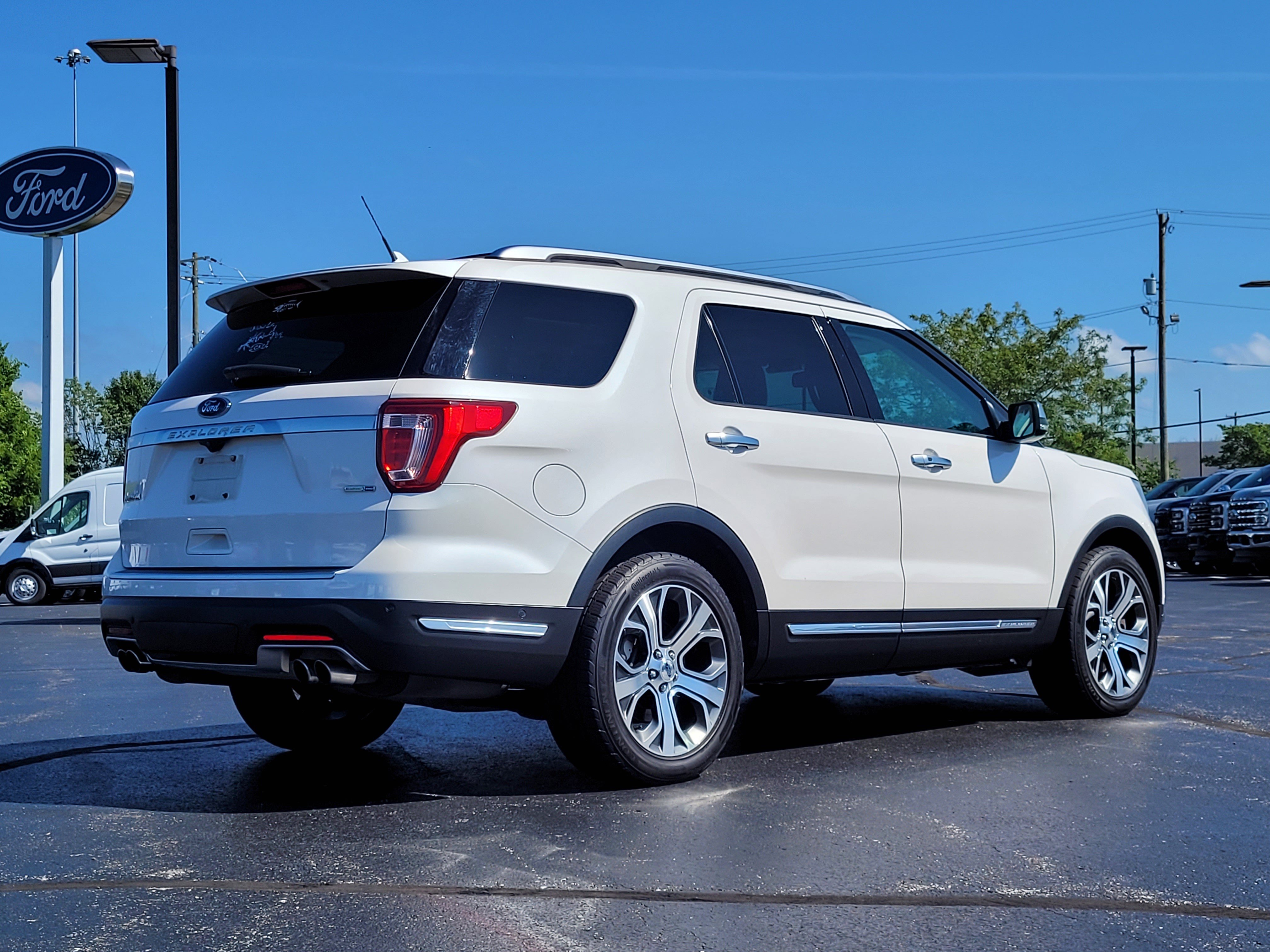 Certified 2018 Ford Explorer Platinum AWD/4WD image 4