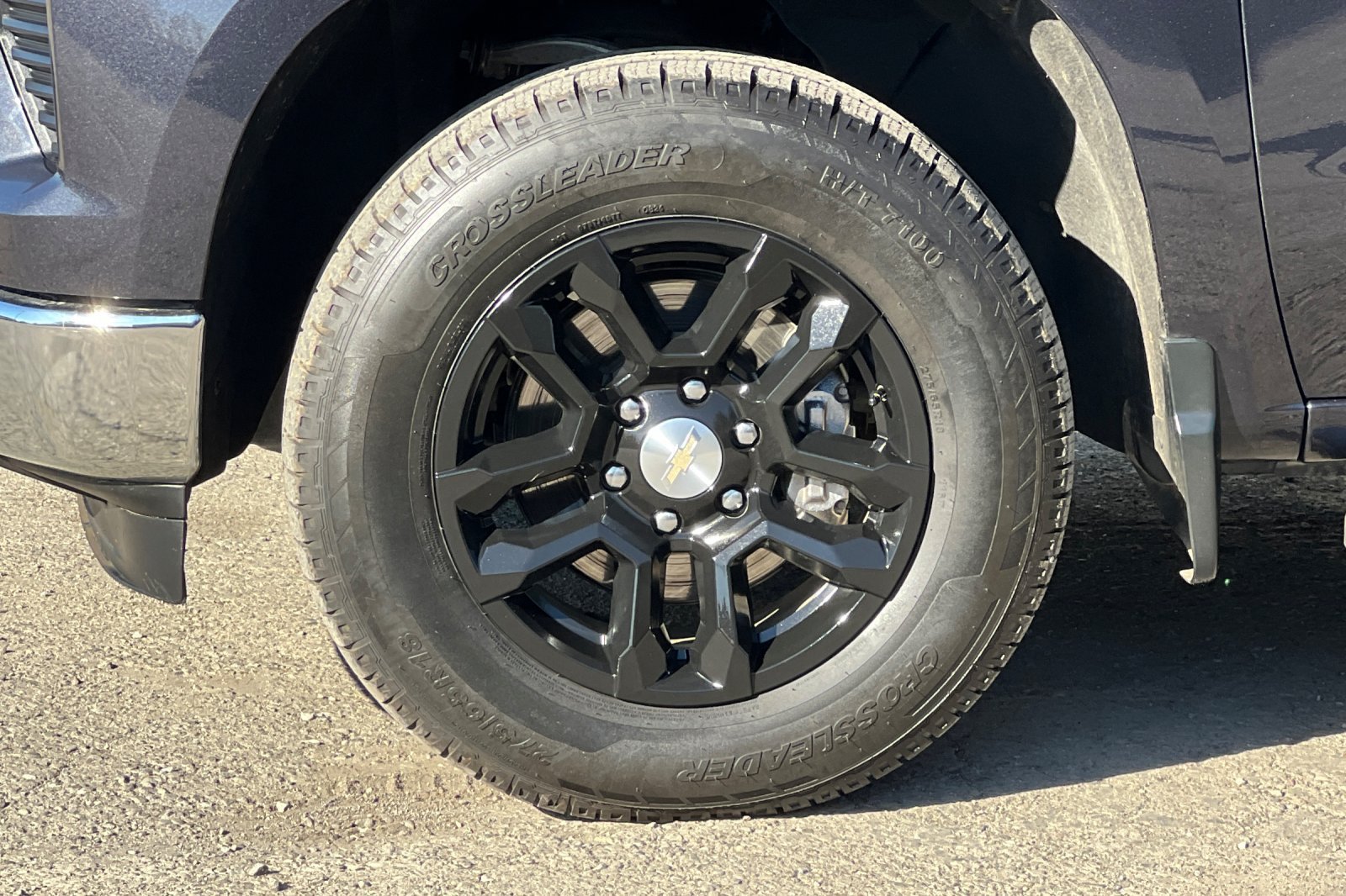 Used 2023 Chevrolet Silverado 1500 LT AWD/4WD image 27