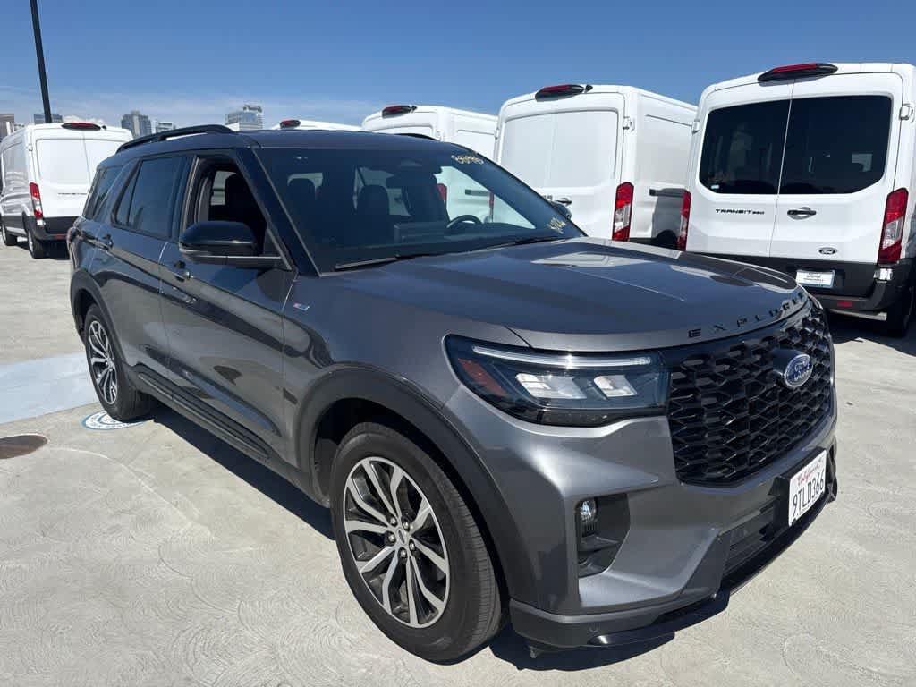 Certified 2025 Ford Explorer ST-Line RWD image 7