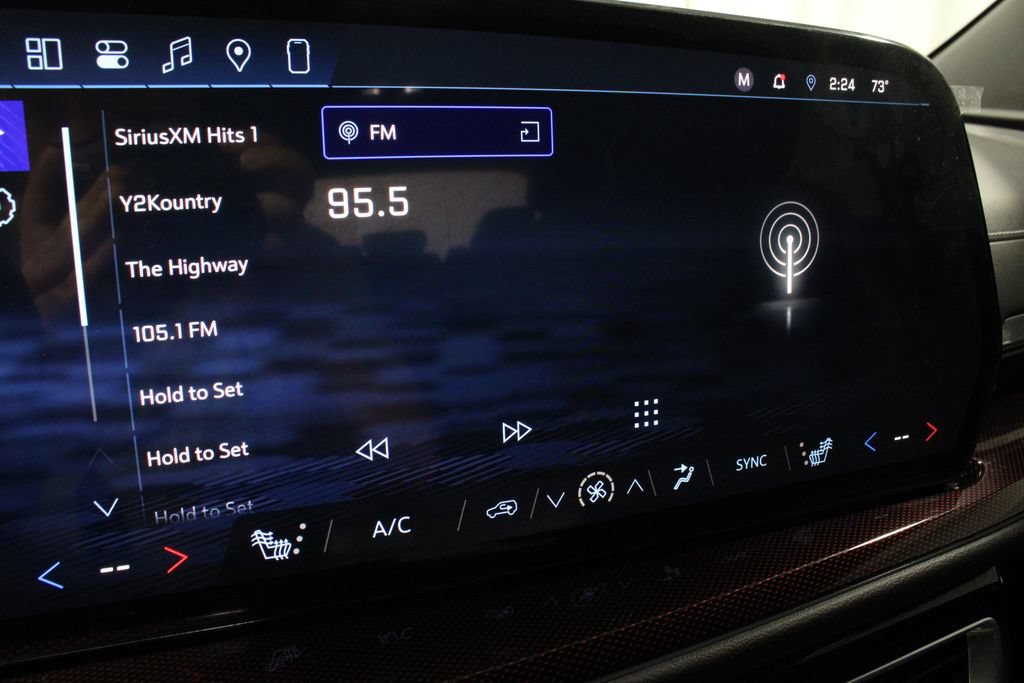 Used 2024 Chevrolet Traverse Z71 AWD/4WD image 2