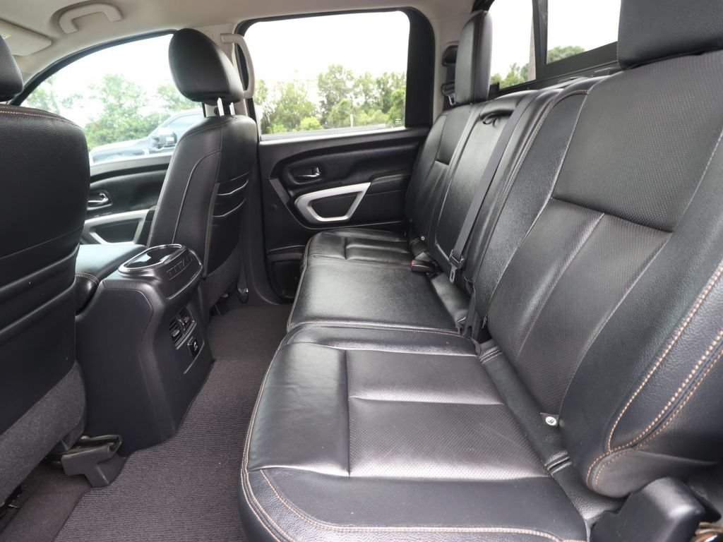 Used 2017 Nissan Titan SL RWD image 9