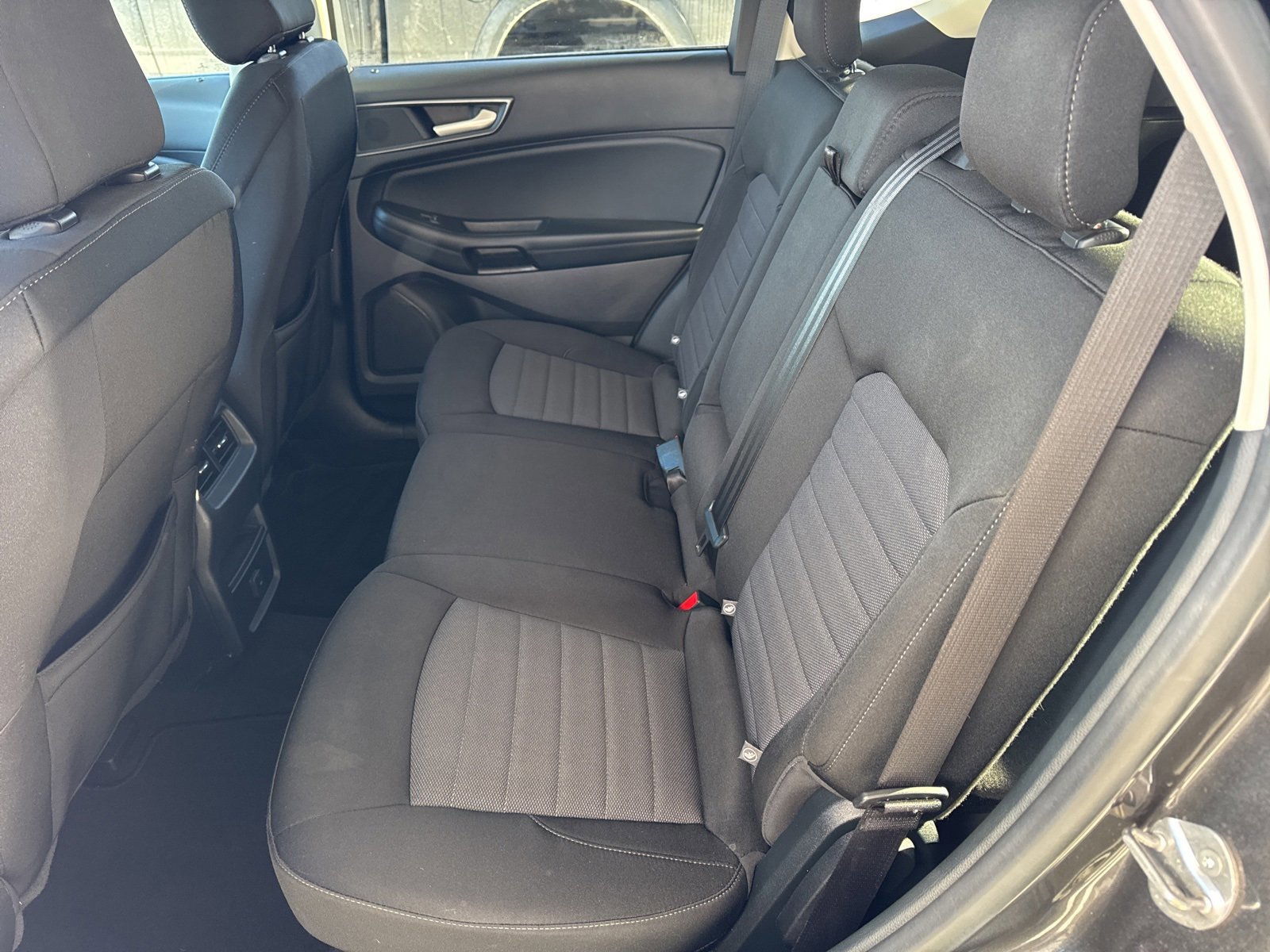 Certified 2020 Ford Edge SE image 34