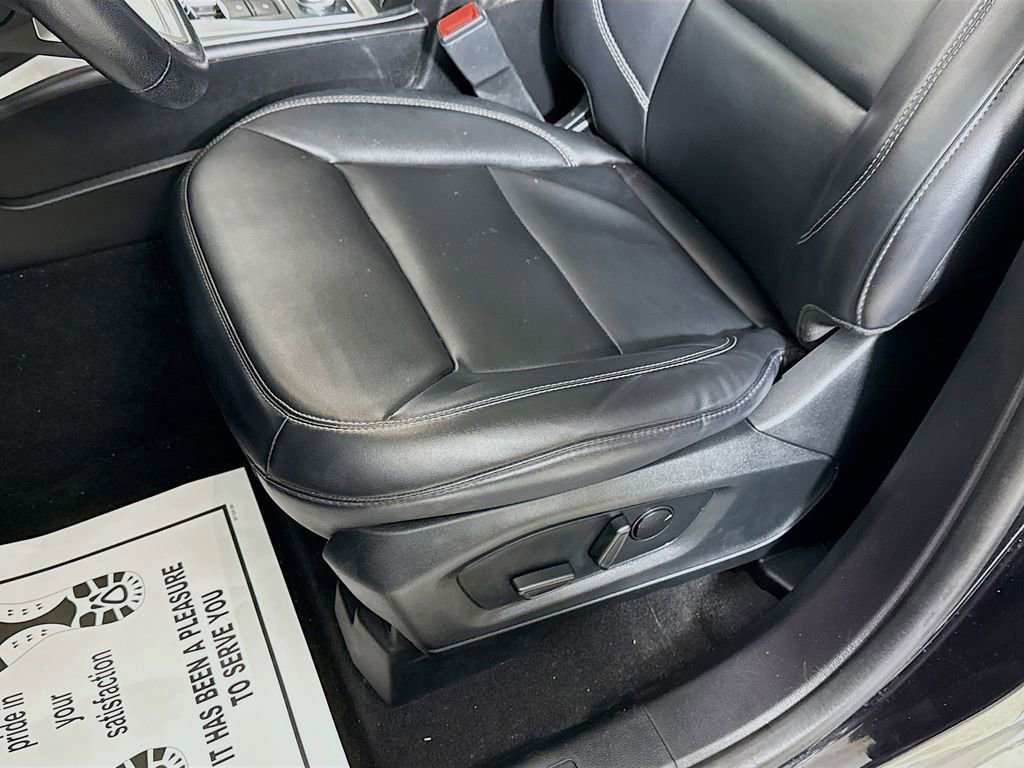 Certified 2023 Ford Explorer XLT w/ Equipment Group 202A image 22