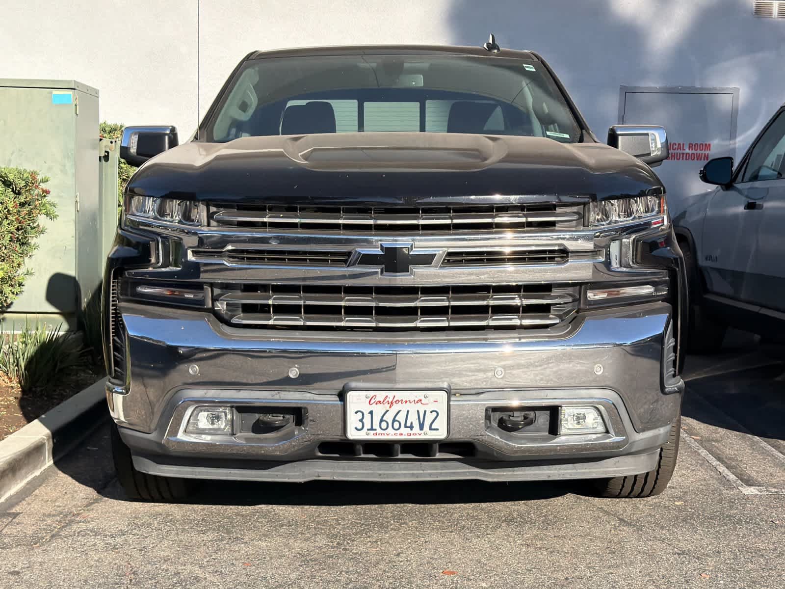 Used 2019 Chevrolet Silverado 1500 LTZ w/ LTZ Plus Package RWD image 2