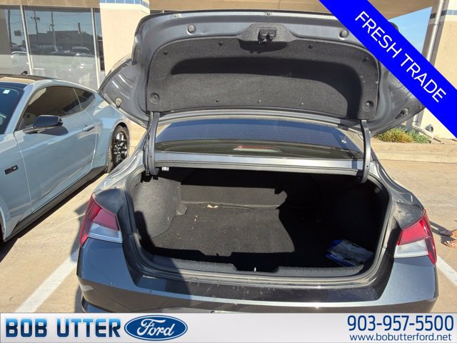 Used 2022 Hyundai Elantra SEL FWD image 3