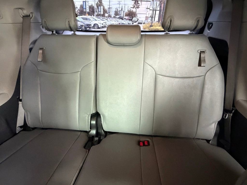 Used 2024 Toyota Sienna Limited FWD image 42