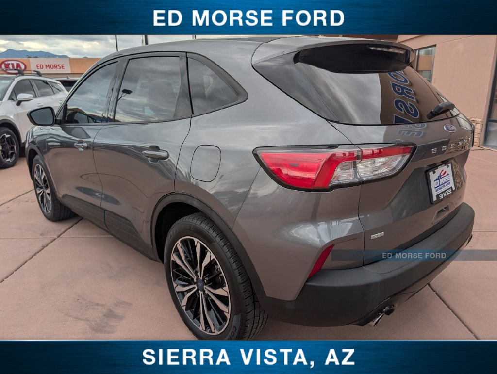 Certified 2022 Ford Escape SE w/ SE Sport Appearance Package FWD image 3