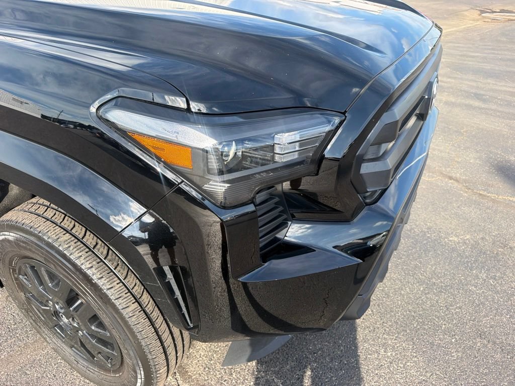 Used 2024 Toyota Tacoma SR AWD/4WD image 15