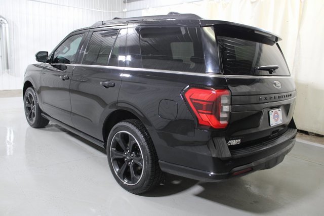 Certified 2022 Ford Expedition Limited image 3