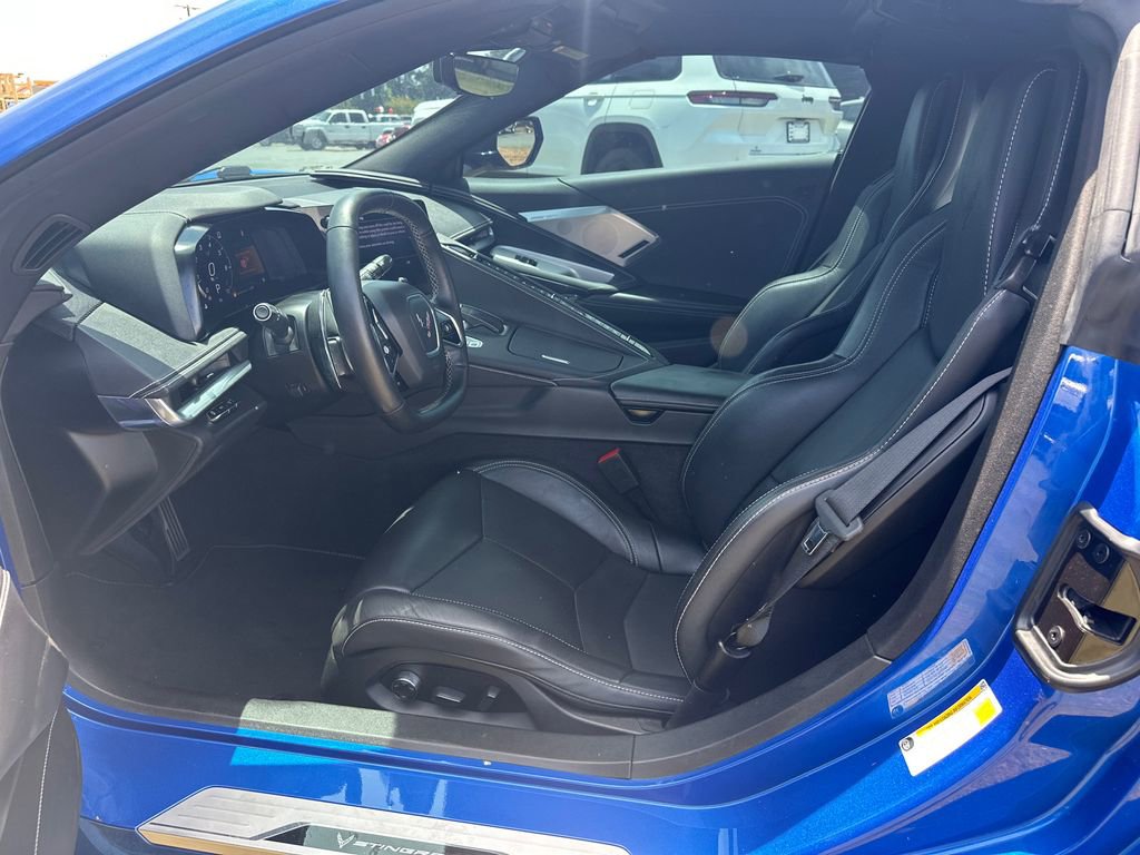 Used 2023 Chevrolet Corvette Stingray Preferred Cpe RWD image 9