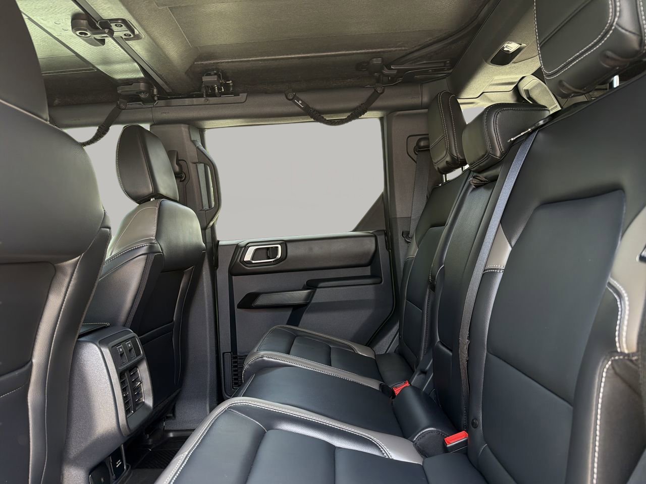 Certified 2025 Ford Bronco Outer Banks AWD/4WD image 16