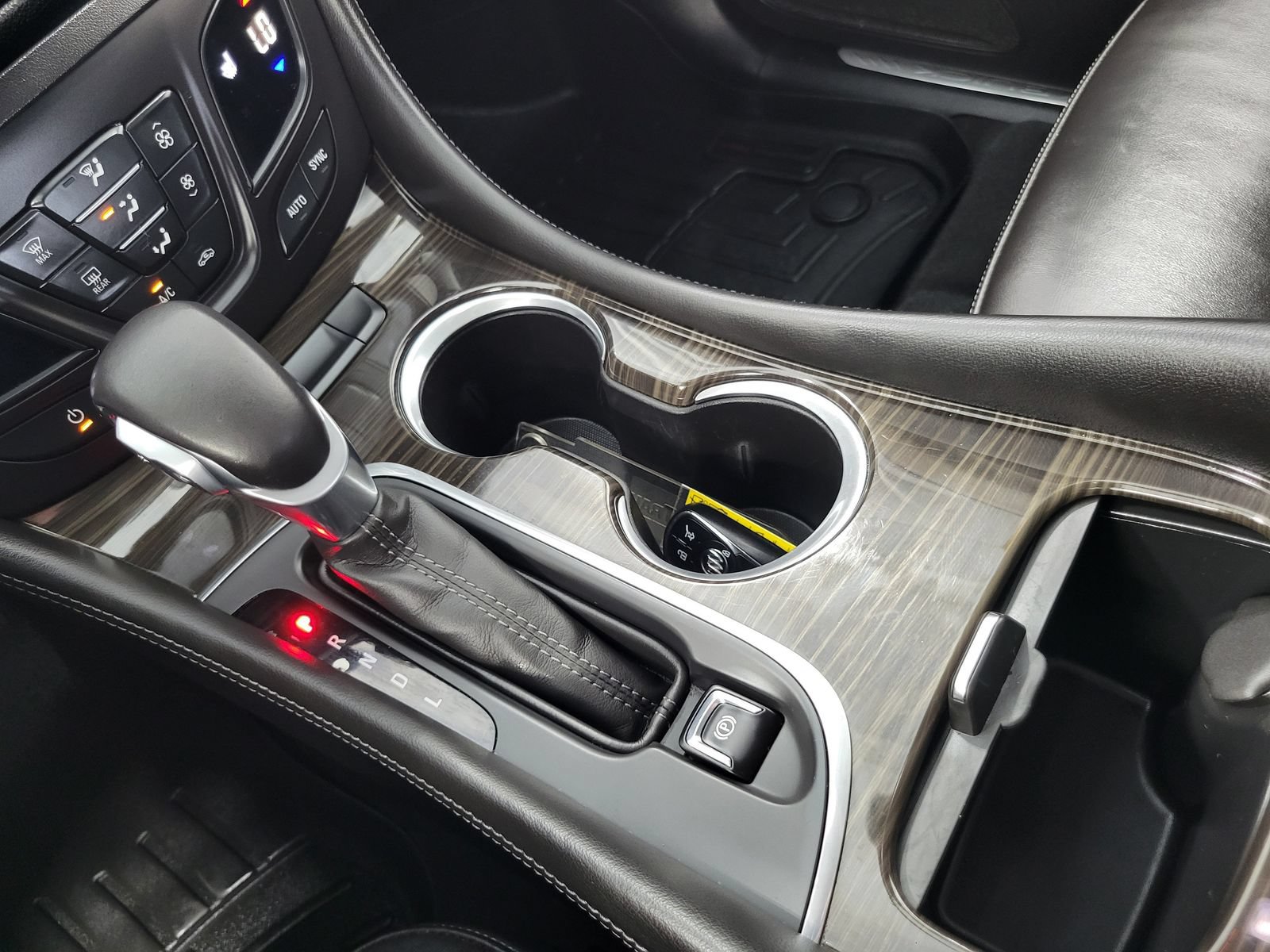 Used 2020 Buick Envision Essence AWD/4WD image 22
