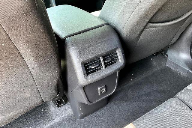 Used 2023 Chevrolet Equinox LT w/ Driver Convenience Package image 32