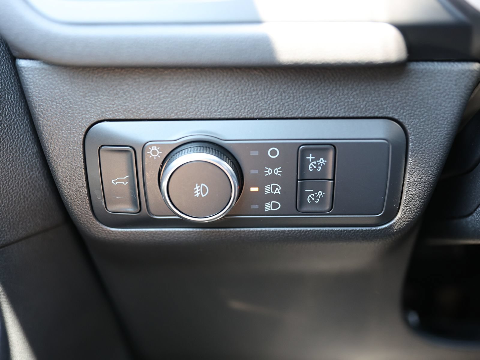 Certified 2022 Ford Escape SEL w/ SEL Stealth AWD Package image 35