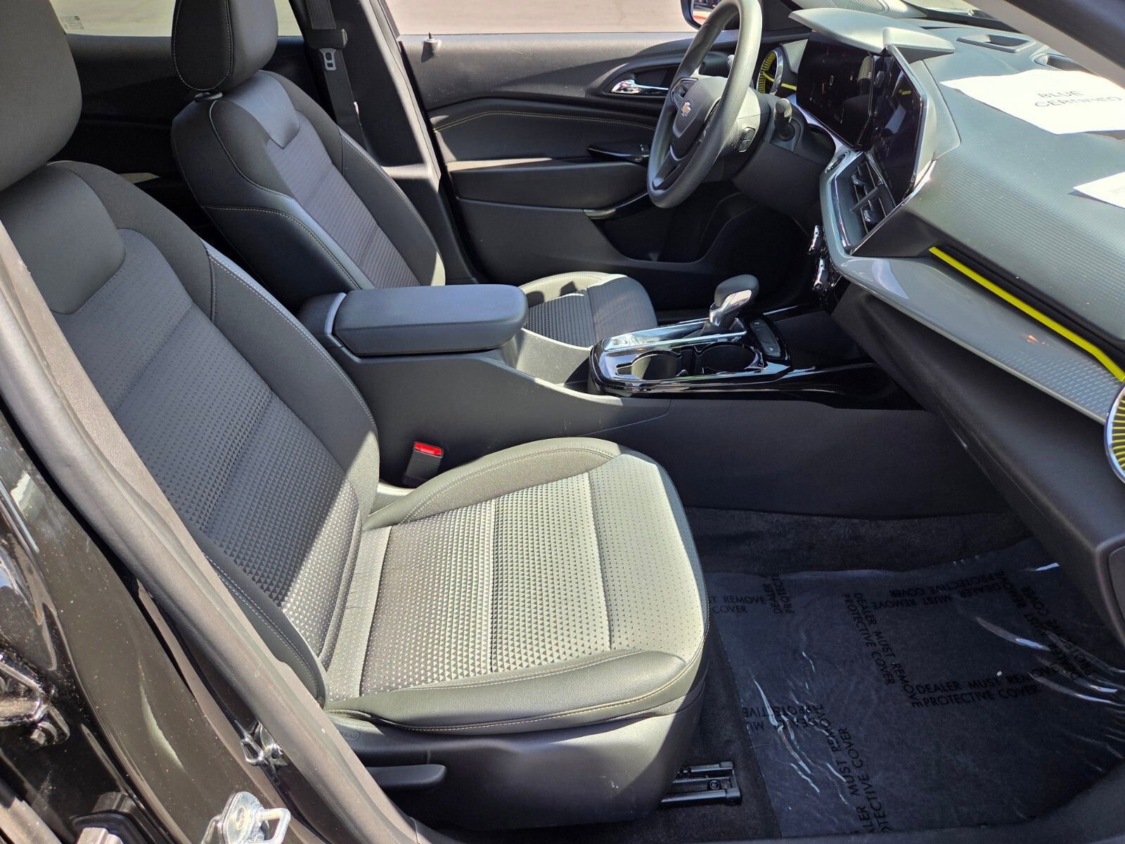 Used 2025 Chevrolet Trax LT image 15