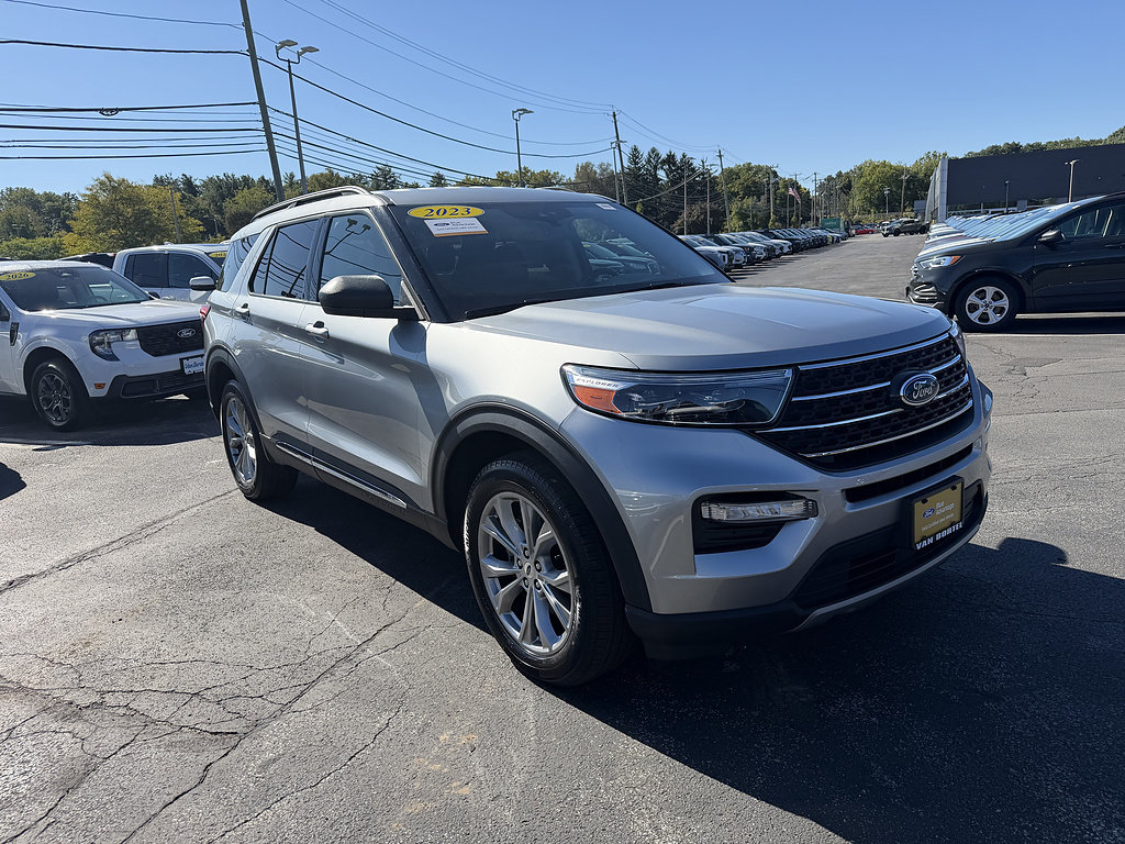Certified 2023 Ford Explorer XLT w/ Equipment Group 202A AWD/4WD image 9