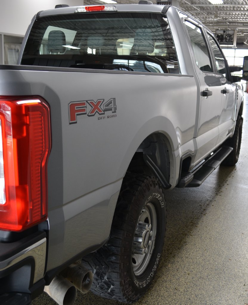Certified 2023 Ford F250 XL w/ XL Off-Road Package AWD/4WD image 6