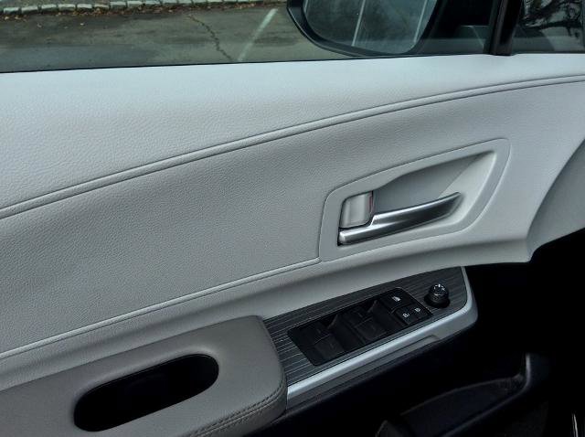 Used 2025 Toyota Sienna XLE image 18