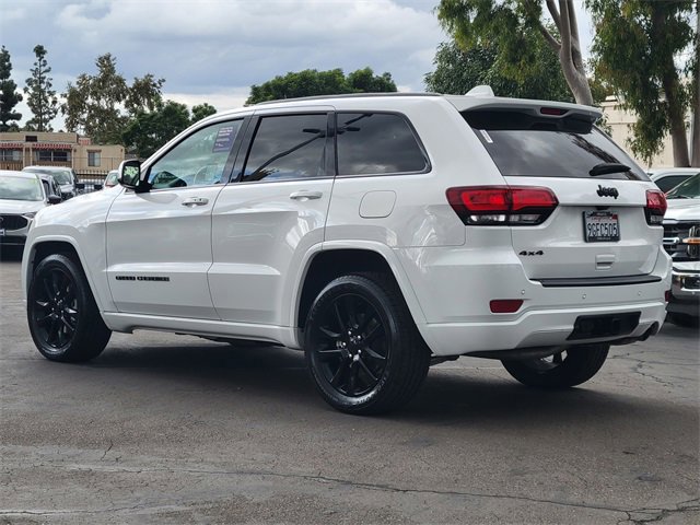 Used 2021 Jeep Grand Cherokee Laredo X image 3