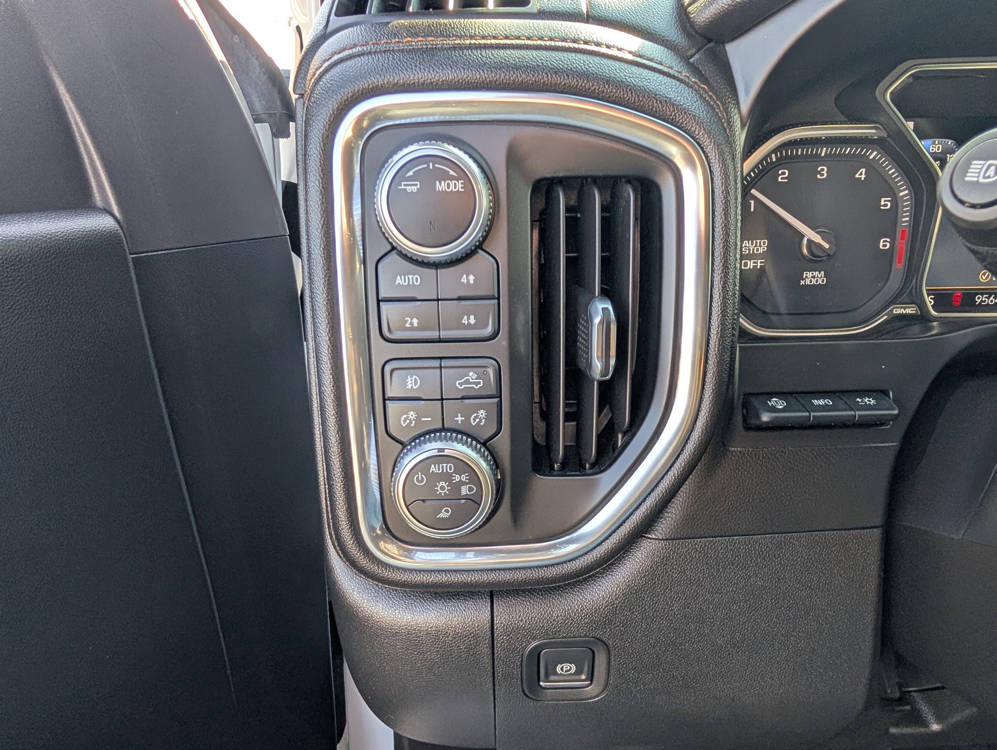 Used 2021 GMC Sierra 1500 AT4 w/ AT4 Premium Package image 20