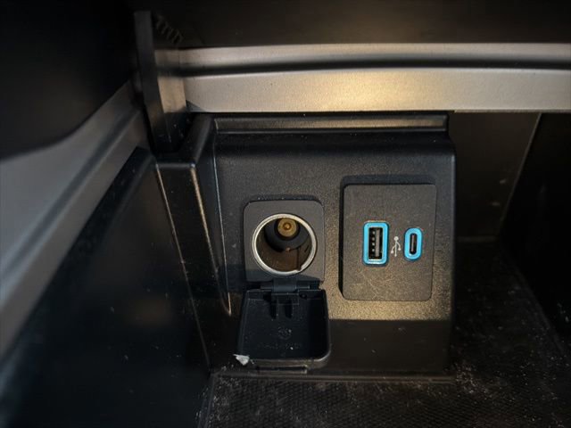 Certified 2020 Ford Explorer XLT w/ Equipment Group 202A image 34