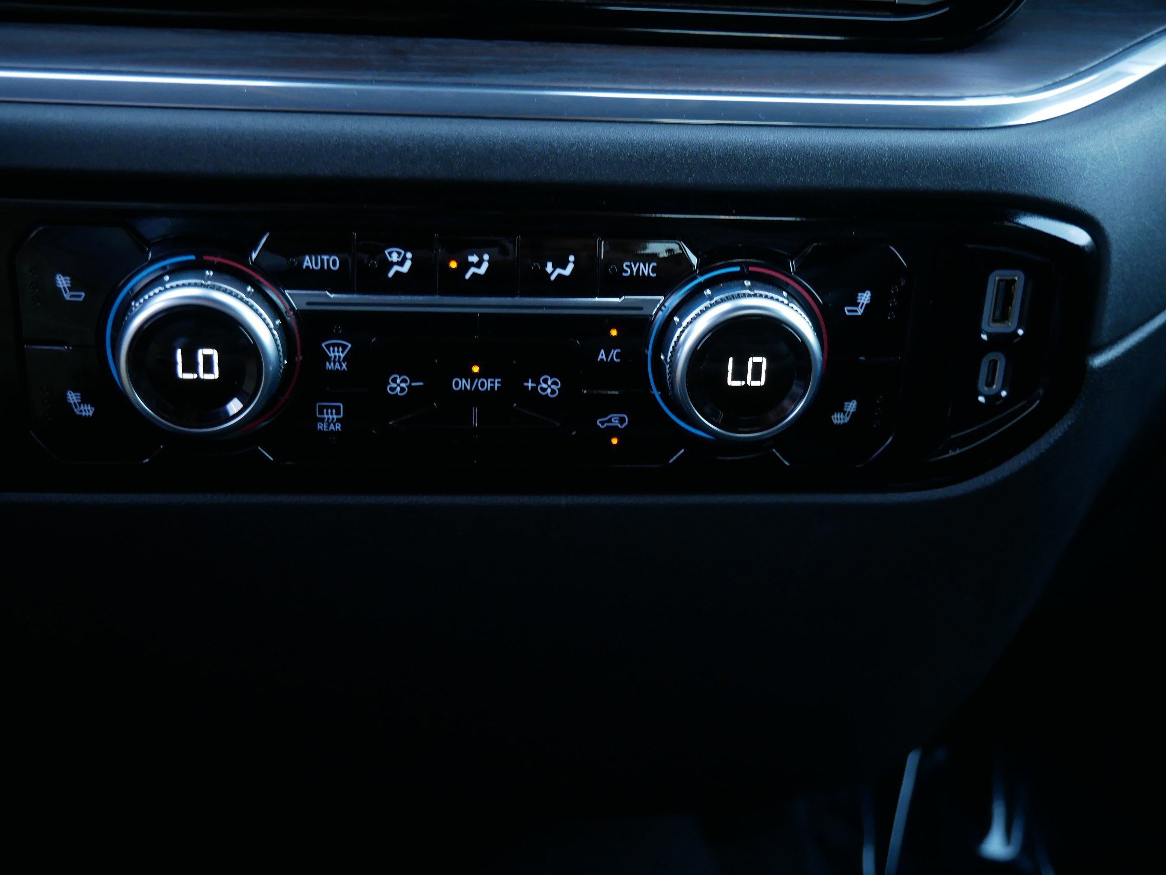 Used 2025 GMC Sierra 1500 SLT image 23