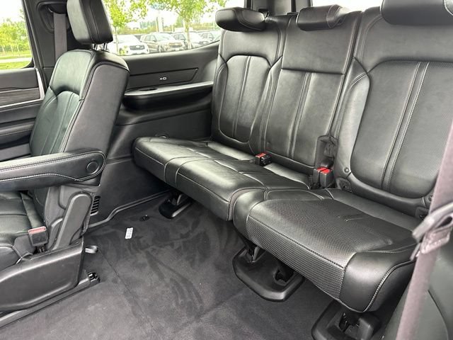 Used 2024 Jeep Wagoneer Series II AWD/4WD image 29