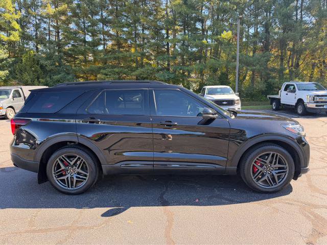 Certified 2025 Ford Explorer ST AWD/4WD image 6