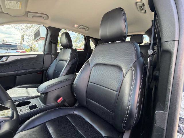 Certified 2024 Ford Escape Platinum AWD/4WD image 11