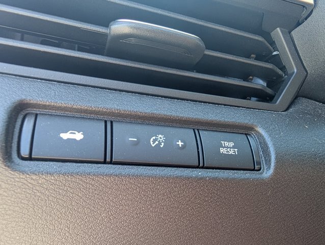 Used 2024 Nissan Altima 2.5 SV AWD/4WD image 21