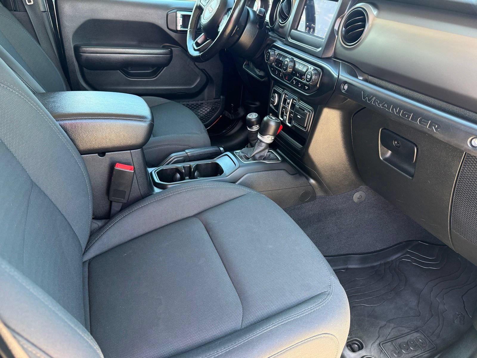 Used 2020 Jeep Wrangler Unlimited Sport S AWD/4WD image 17