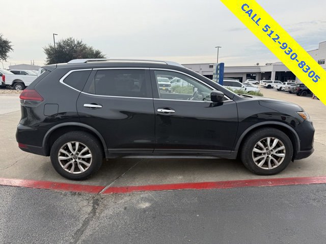 Used 2019 Nissan Rogue SV image 2