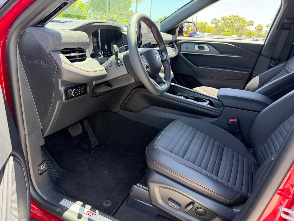 Certified 2026 Ford Explorer ST-Line w/ Premium Package RWD image 12