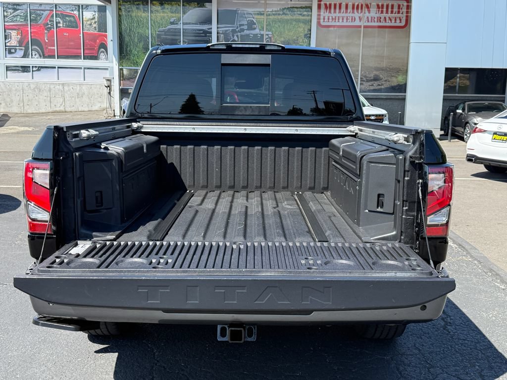 Used 2021 Nissan Titan Platinum Reserve w/ Moonroof Package RWD image 33