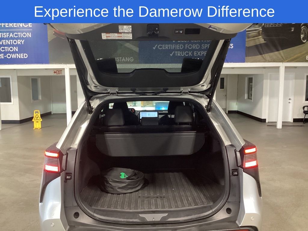 Used 2023 Toyota bZ4X Limited image 5