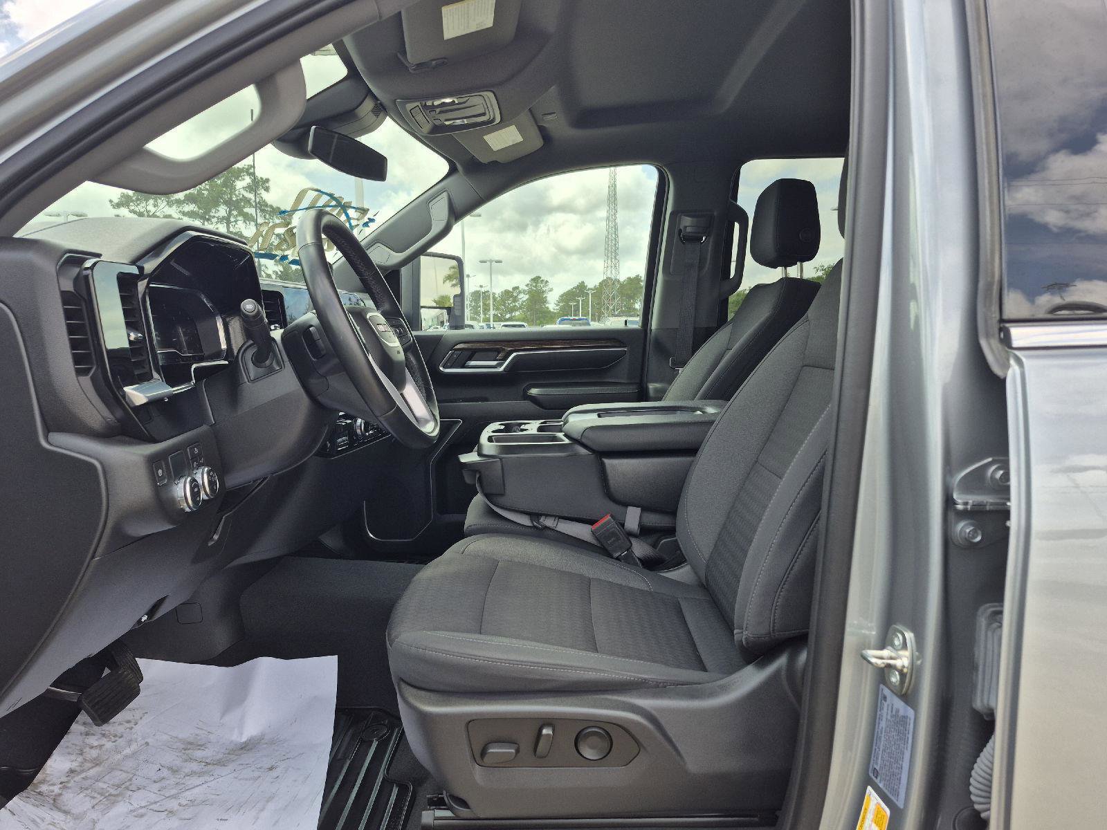 Used 2024 GMC Sierra 2500 SLE w/ SLE Value Package; RWD image 4