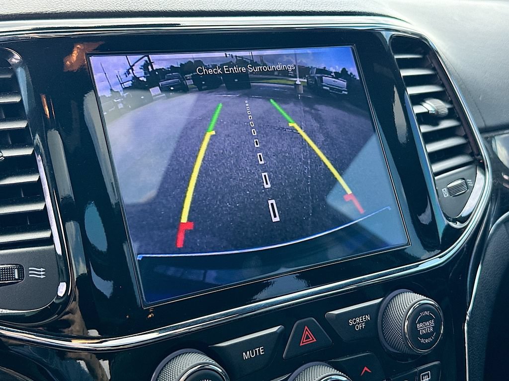 Used 2019 Jeep Grand Cherokee Overland AWD/4WD image 23