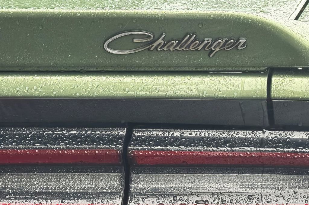 Used 2019 Dodge Challenger SXT image 26