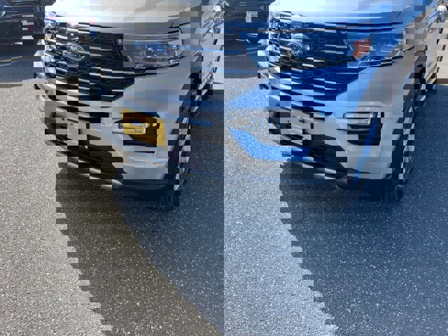 Certified 2021 Ford Explorer XLT w/ Equipment Group 202A image 2