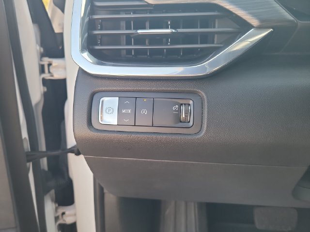 Used 2026 GMC Acadia Elevation w/ Elevation Premium Package FWD image 17