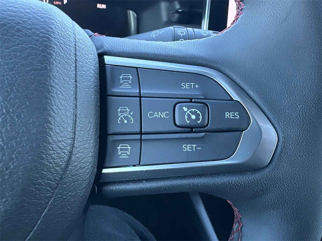 Used 2025 Jeep Compass Trailhawk w/ Trailhawk Elite Group image 25