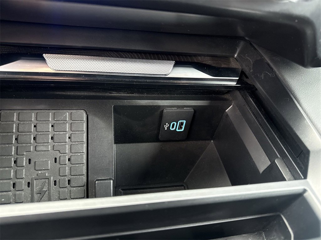 Certified 2024 Ford F350 Platinum w/ Tremor Off-Road Package image 35