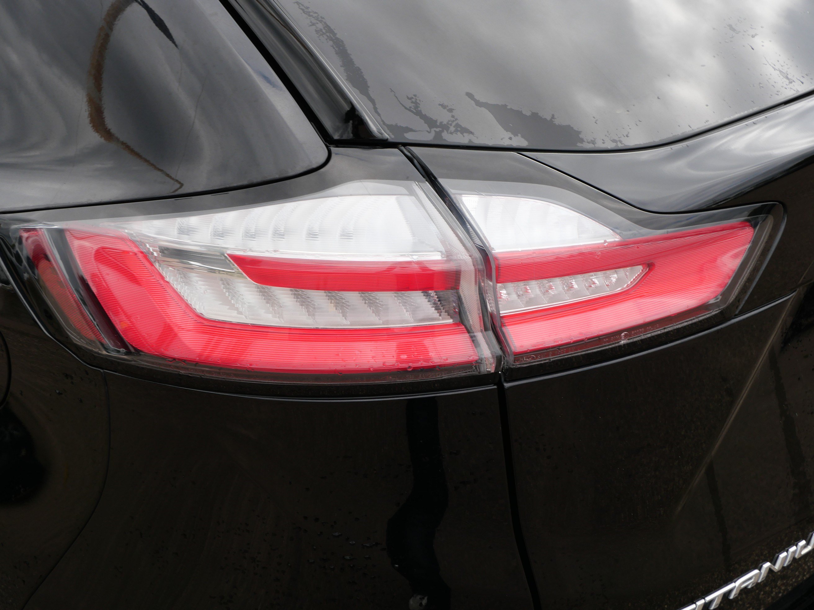 Certified 2024 Ford Edge Titanium AWD/4WD image 15