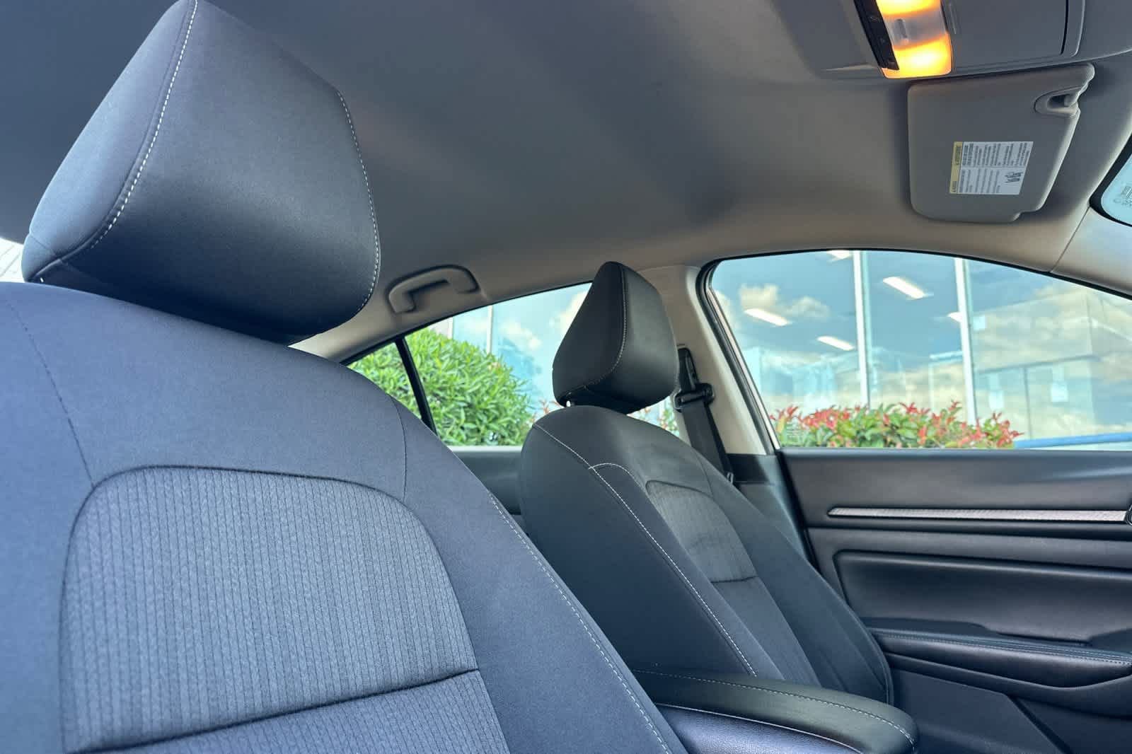 Used 2024 Nissan Altima 2.5 SV image 17