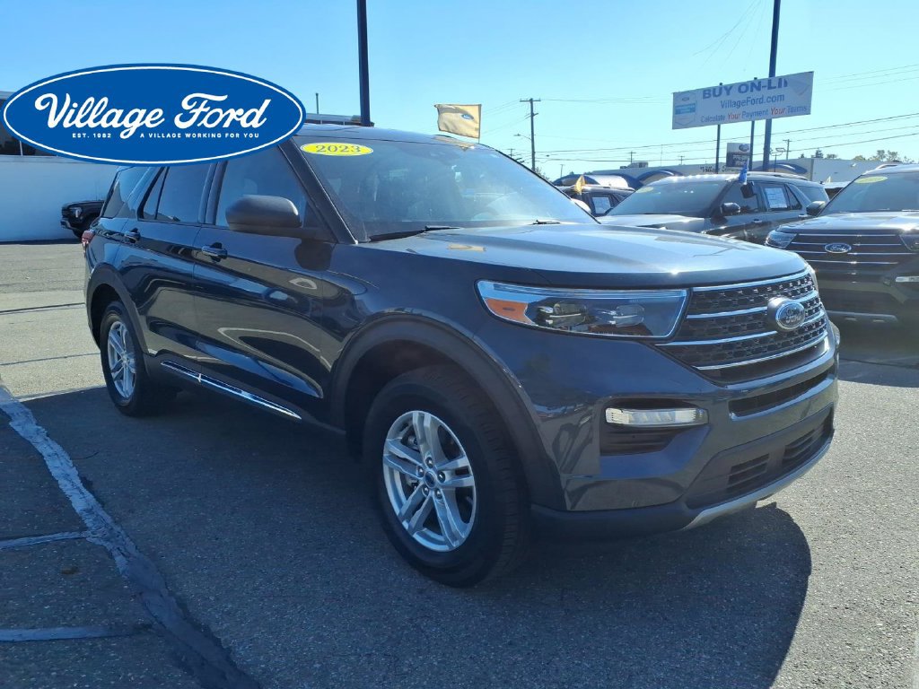 Certified 2023 Ford Explorer XLT w/ Equipment Group 202A AWD/4WD image 4
