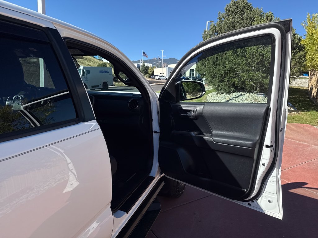 Used 2019 Toyota Tacoma TRD Off-Road AWD/4WD image 28