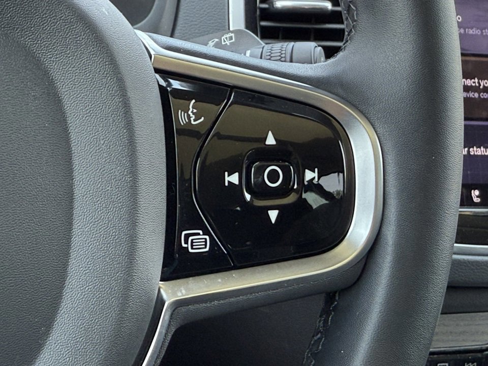 Used 2023 Volvo XC90 B6 Ultimate w/ Protection Package image 32