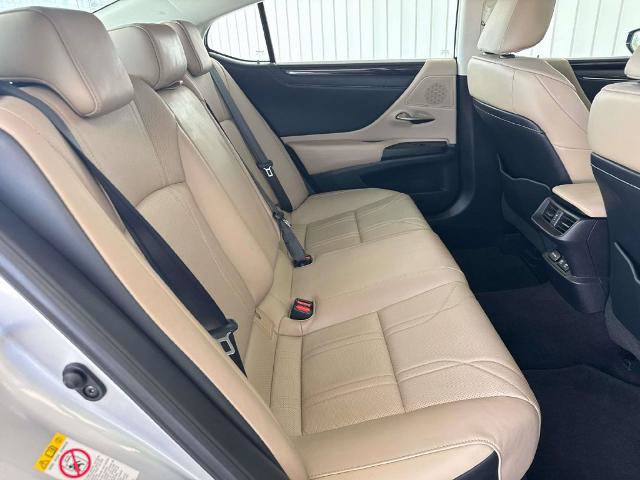 Used 2019 Lexus ES 350 w/ Accessory Package FWD image 11